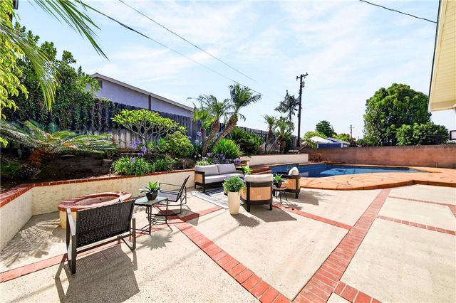 5188 Fox Hills, Buena Park, CA 90621