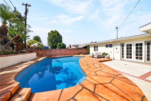 5188 Fox Hills, Buena Park, CA 90621