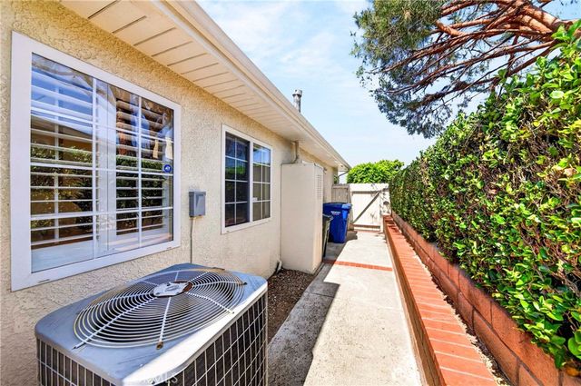 5188 Fox Hills, Buena Park, CA 90621