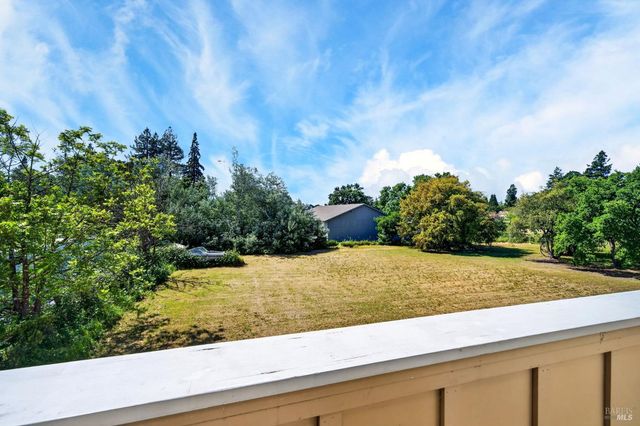 2017 Elson Way, Santa Rosa, CA 95403