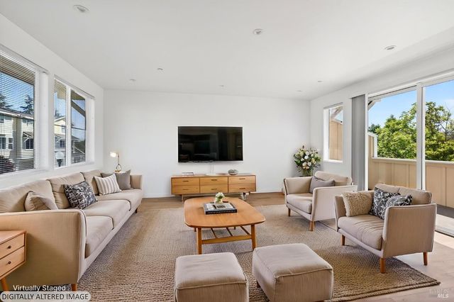 2017 Elson Way, Santa Rosa, CA 95403