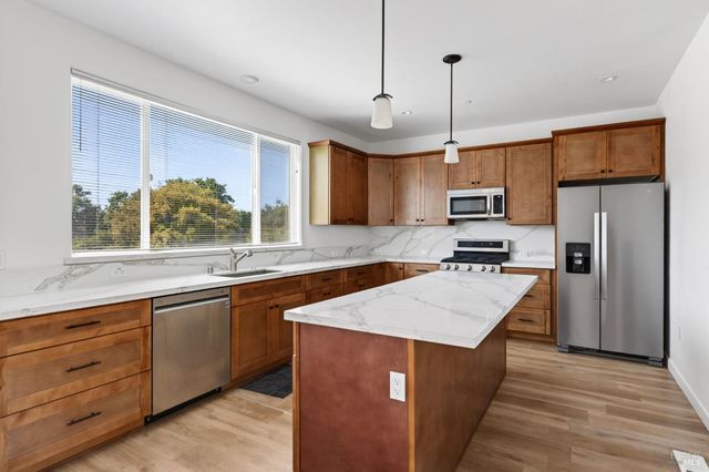 2017 Elson Way, Santa Rosa, CA 95403