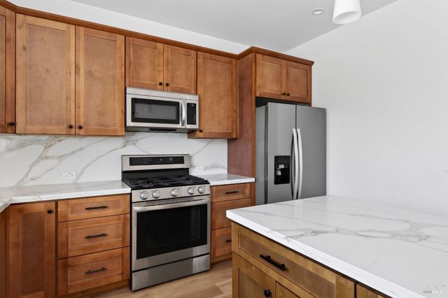 2017 Elson Way, Santa Rosa, CA 95403