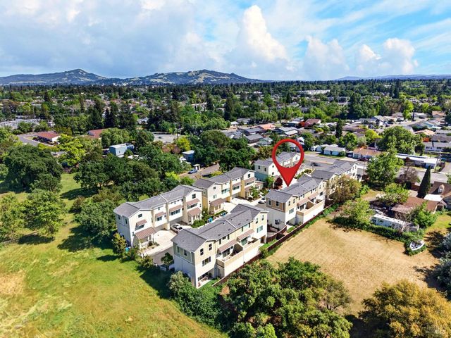 2017 Elson Way, Santa Rosa, CA 95403