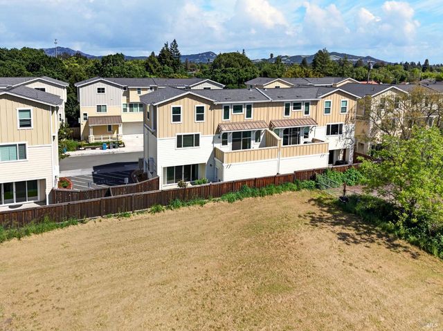 2017 Elson Way, Santa Rosa, CA 95403