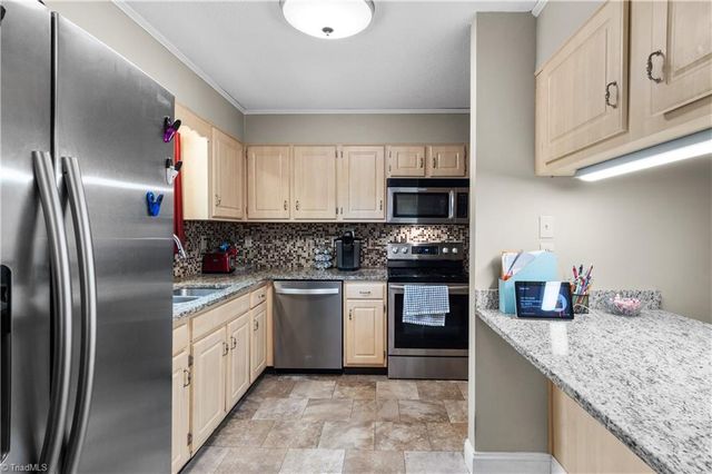 7166 Mantlewood Lane, Kernersville, NC 27284