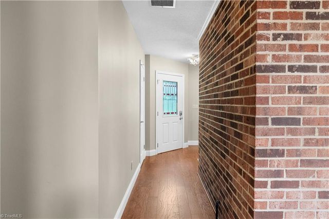 7166 Mantlewood Lane, Kernersville, NC 27284