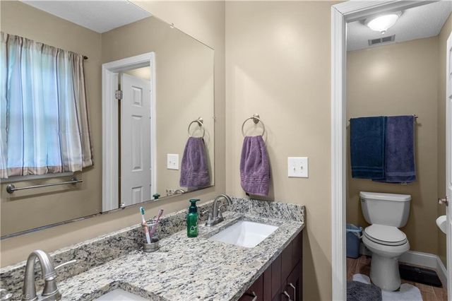 7166 Mantlewood Lane, Kernersville, NC 27284