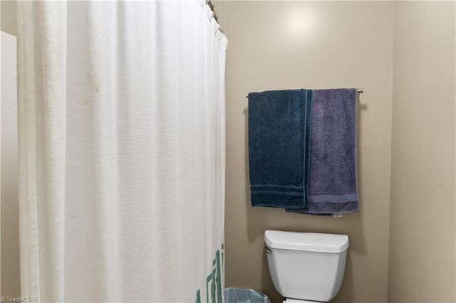 7166 Mantlewood Lane, Kernersville, NC 27284