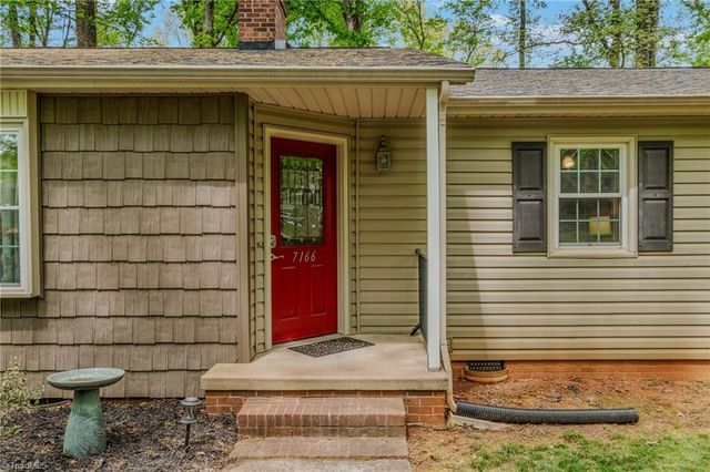 7166 Mantlewood Lane, Kernersville, NC 27284