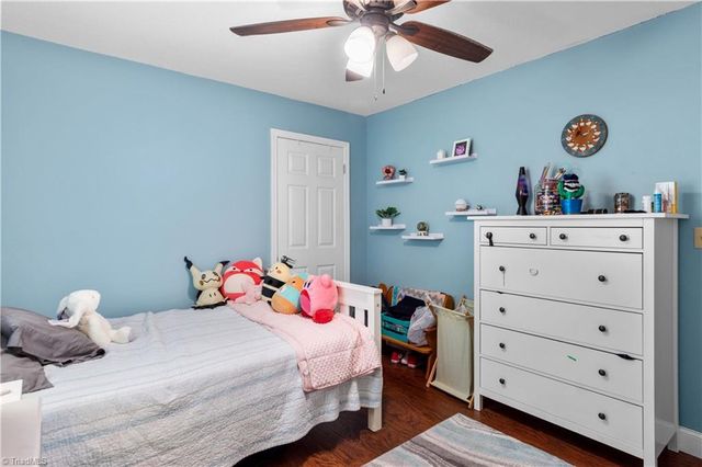 7166 Mantlewood Lane, Kernersville, NC 27284