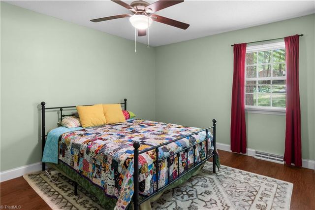 7166 Mantlewood Lane, Kernersville, NC 27284
