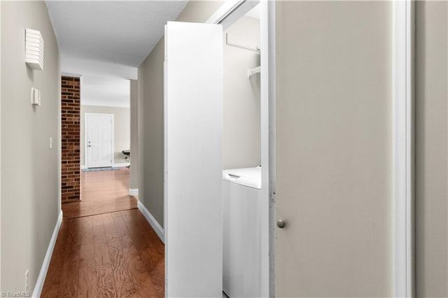 7166 Mantlewood Lane, Kernersville, NC 27284
