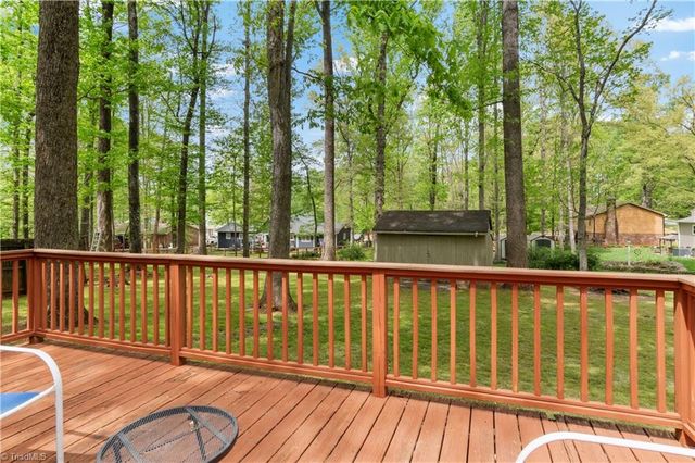 7166 Mantlewood Lane, Kernersville, NC 27284