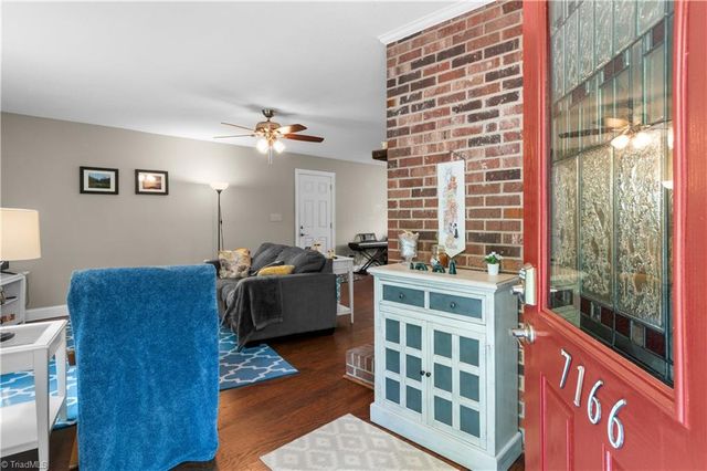 7166 Mantlewood Lane, Kernersville, NC 27284