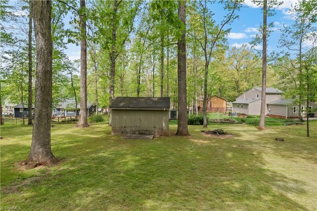 7166 Mantlewood Lane, Kernersville, NC 27284