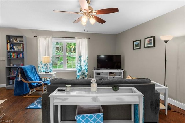 7166 Mantlewood Lane, Kernersville, NC 27284