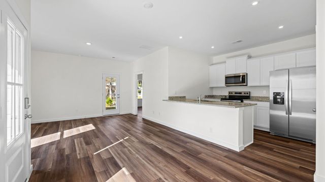 116 Arlington Dr, Chickamauga, GA 30707