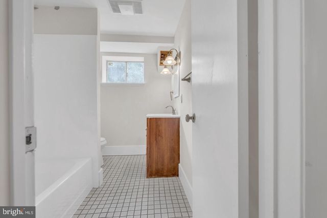 10911 CHANDLER RD, Potomac, MD 20854