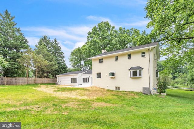 10911 CHANDLER RD, Potomac, MD 20854
