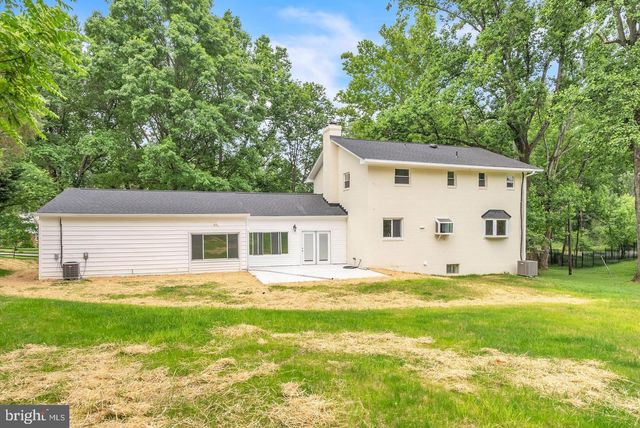 10911 CHANDLER RD, Potomac, MD 20854