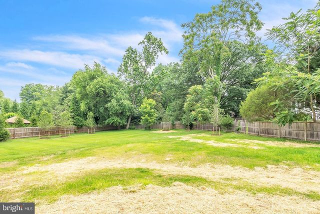 10911 CHANDLER RD, Potomac, MD 20854
