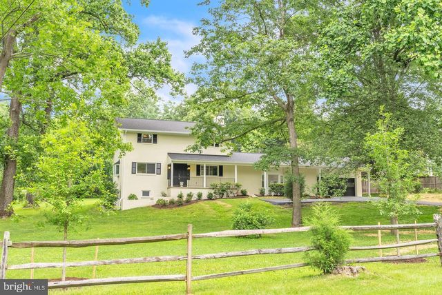 10911 CHANDLER RD, Potomac, MD 20854