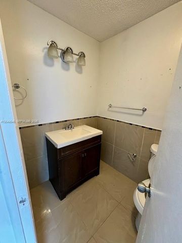 2029 NW 46th Ave E202, Lauderhill, FL 33313