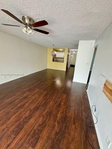 2029 NW 46th Ave E202, Lauderhill, FL 33313