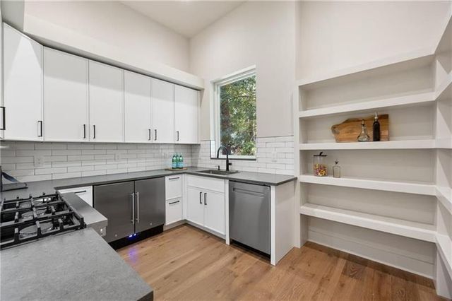 680 Carriage Drive, Sandy Springs, GA 30328