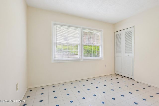 6 Wister Place, Matawan, NJ 07747