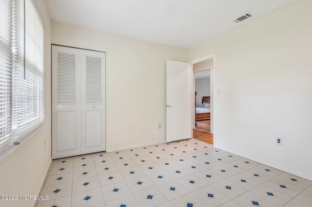 6 Wister Place, Matawan, NJ 07747