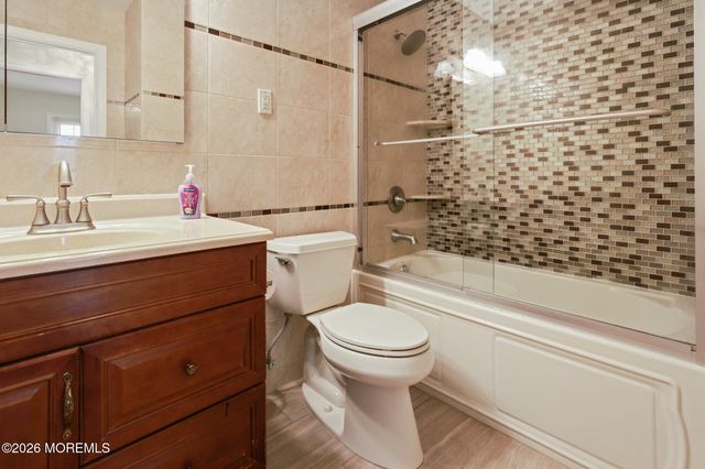 6 Wister Place, Matawan, NJ 07747