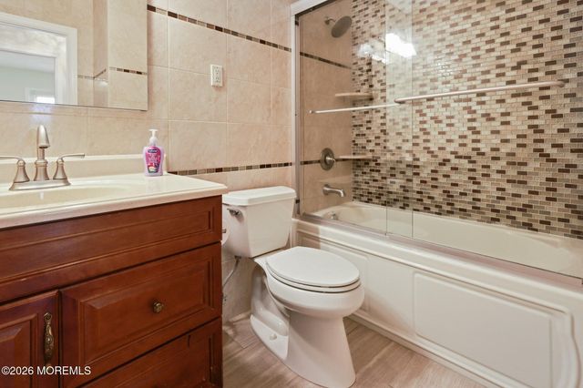 6 Wister Place, Matawan, NJ 07747