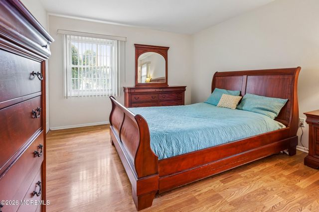 6 Wister Place, Matawan, NJ 07747