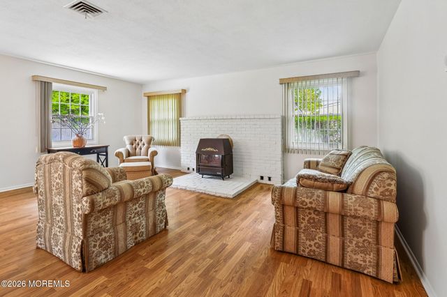 6 Wister Place, Matawan, NJ 07747