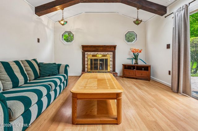 6 Wister Place, Matawan, NJ 07747