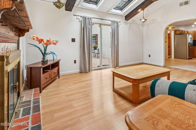 6 Wister Place, Matawan, NJ 07747