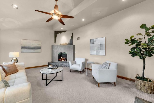 400 W Revere ROAD, Mequon, WI 53092