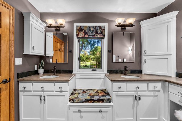 400 W Revere ROAD, Mequon, WI 53092
