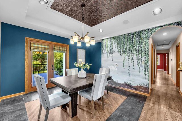 400 W Revere ROAD, Mequon, WI 53092