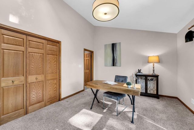 400 W Revere ROAD, Mequon, WI 53092