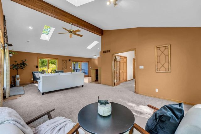 400 W Revere ROAD, Mequon, WI 53092