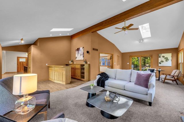 400 W Revere ROAD, Mequon, WI 53092