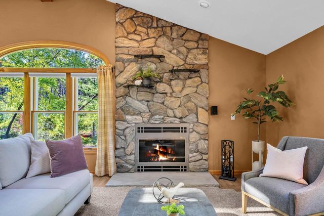 400 W Revere ROAD, Mequon, WI 53092