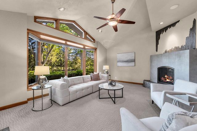 400 W Revere ROAD, Mequon, WI 53092