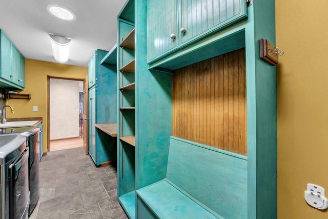 400 W Revere ROAD, Mequon, WI 53092