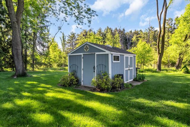 400 W Revere ROAD, Mequon, WI 53092
