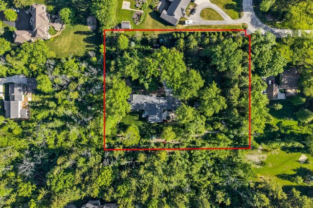 400 W Revere ROAD, Mequon, WI 53092