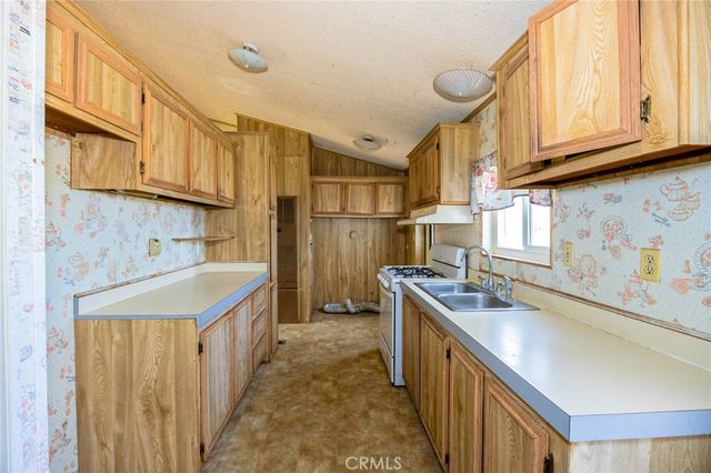 4232 Coyote Road, Phelan, CA 92371